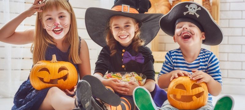 tips for keeping your kid's teeth healthy for the holloween